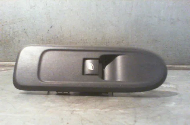 Commande lève-glace porte avant droite CITROEN C3 2010 occasion