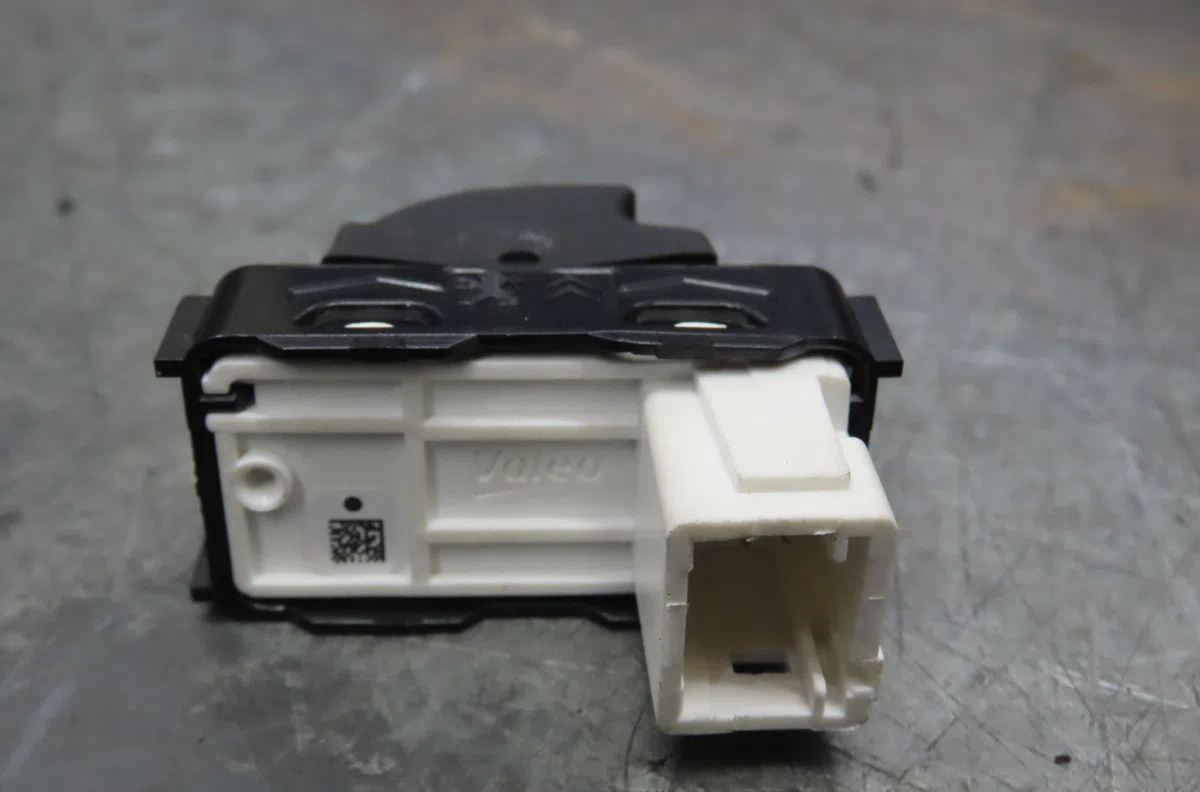 Commande lève-glace porte avant droite CITROEN C3 AIRCROSS 2021 occasion