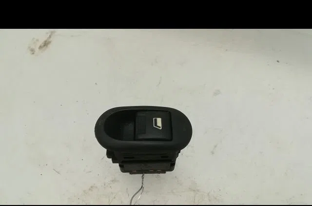 Commande lève-glace porte avant droite Citroen C3 I (FC_, FN_) 1.6 16v (2002-2010) 5 portes occasion