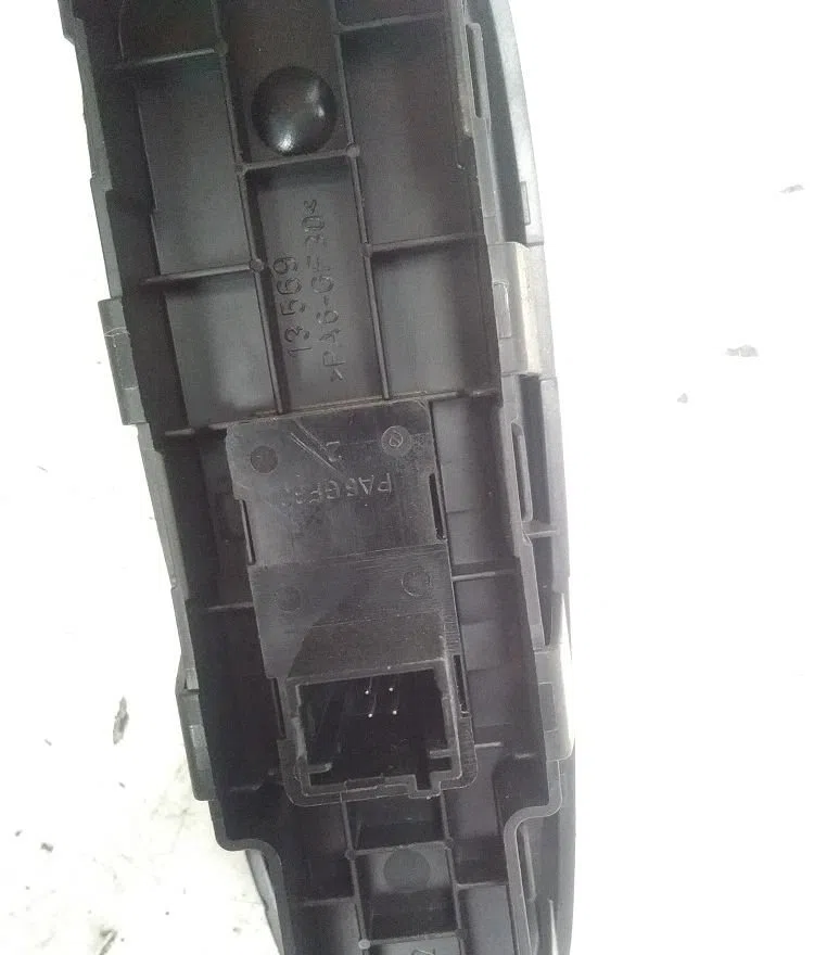 Commande lève-glace porte avant droite CITROEN C4 GRAND PICASSO I 2007 occasion