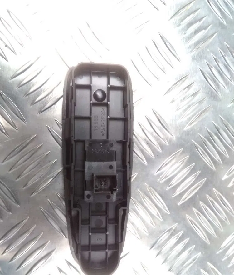 Commande lève-glace porte avant droite CITROEN C4 PICASSO I 2007 occasion