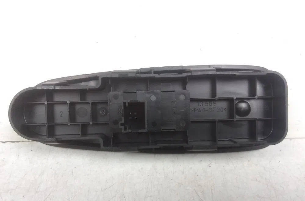 Commande lève-glace porte avant droite CITROEN C4 PICASSO I 2011 occasion