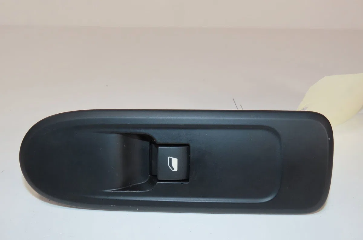 Commande lève-glace porte avant droite Citroën C5 III (RD_) 2.0 hdi 150 - bluehdi 150 (rdrhea, rdrhe8) (2009-2015) occas