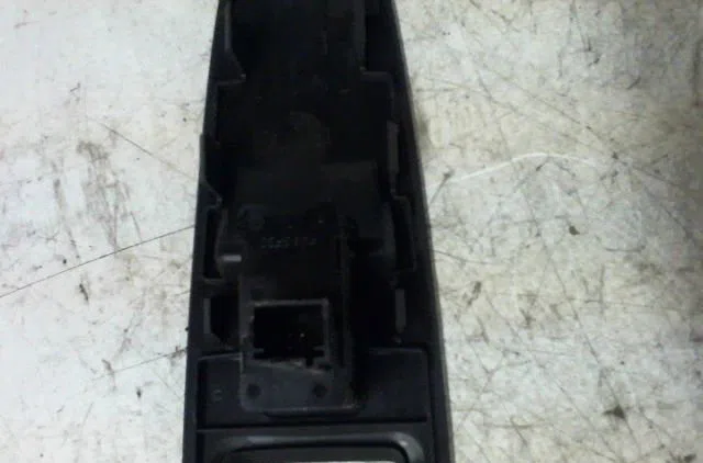 Commande lève-glace porte avant droite CITROEN C6 occasion