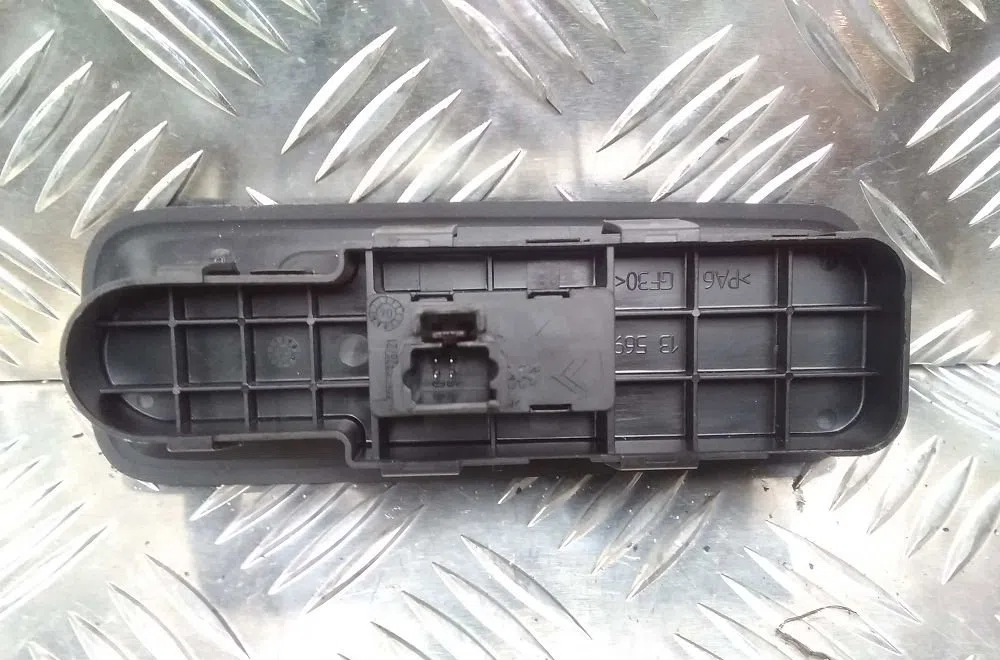 Commande lève-glace porte avant droite CITROEN C8  2.2 HDi 16v 130ch occasion