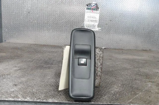 Commande lève-glace porte avant droite CITROEN C8 C8 occasion