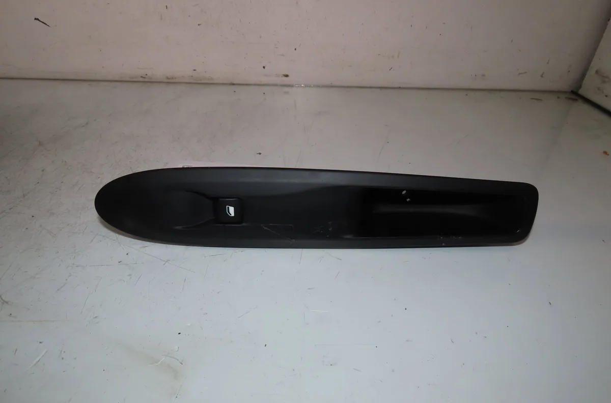 Commande lève-glace porte avant droite Citroën DS3 Décapotable 1.6 vti 120 (2013-2015) occasion