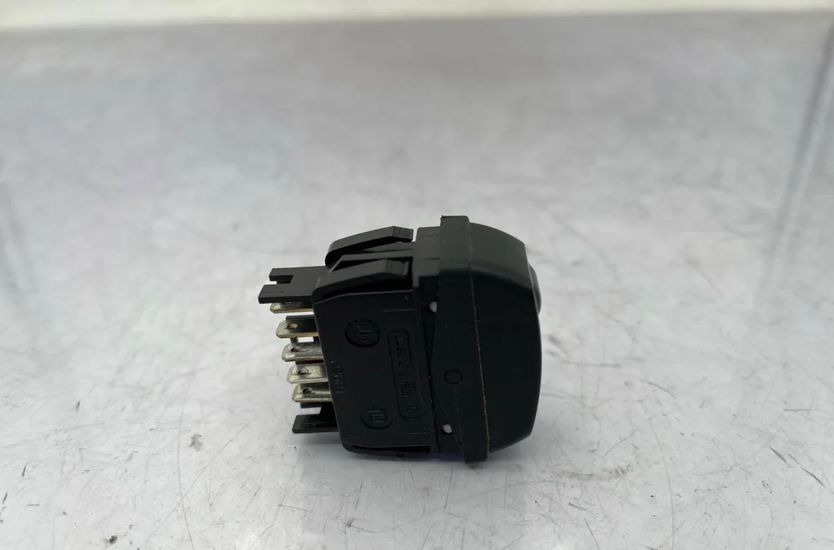 Commande lève-glace porte avant droite CITROEN XSARA PICASSO PHASE 1 occasion
