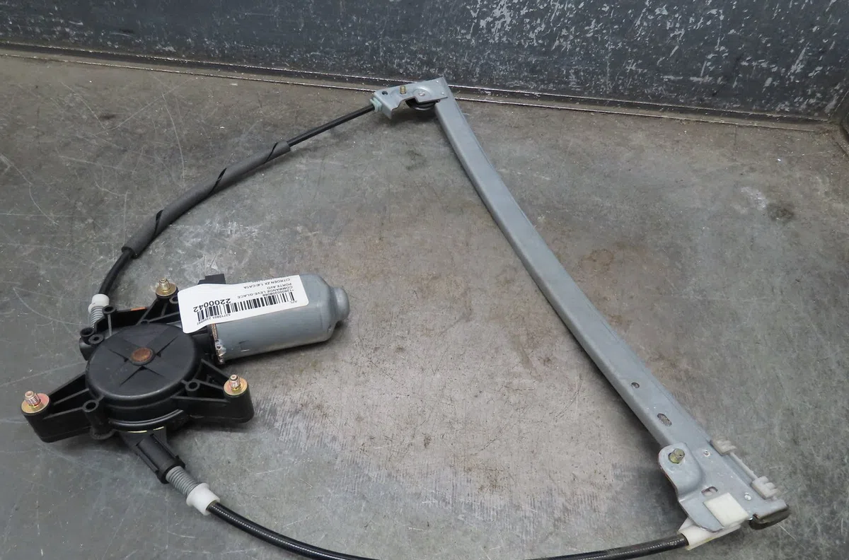 Commande lève-glace porte avant droite Citroën ZX (N2) 1.4 i (1991-1997) 5 portes occasion