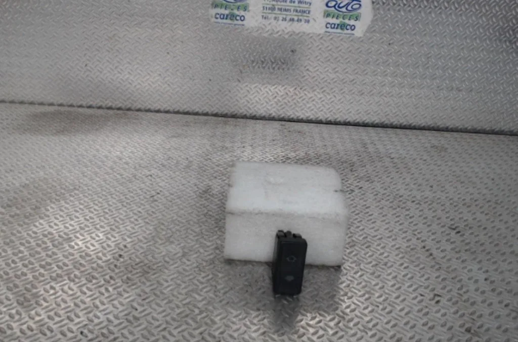 Commande lève-glace porte avant droite CITROEN ZX PHASE 2 occasion