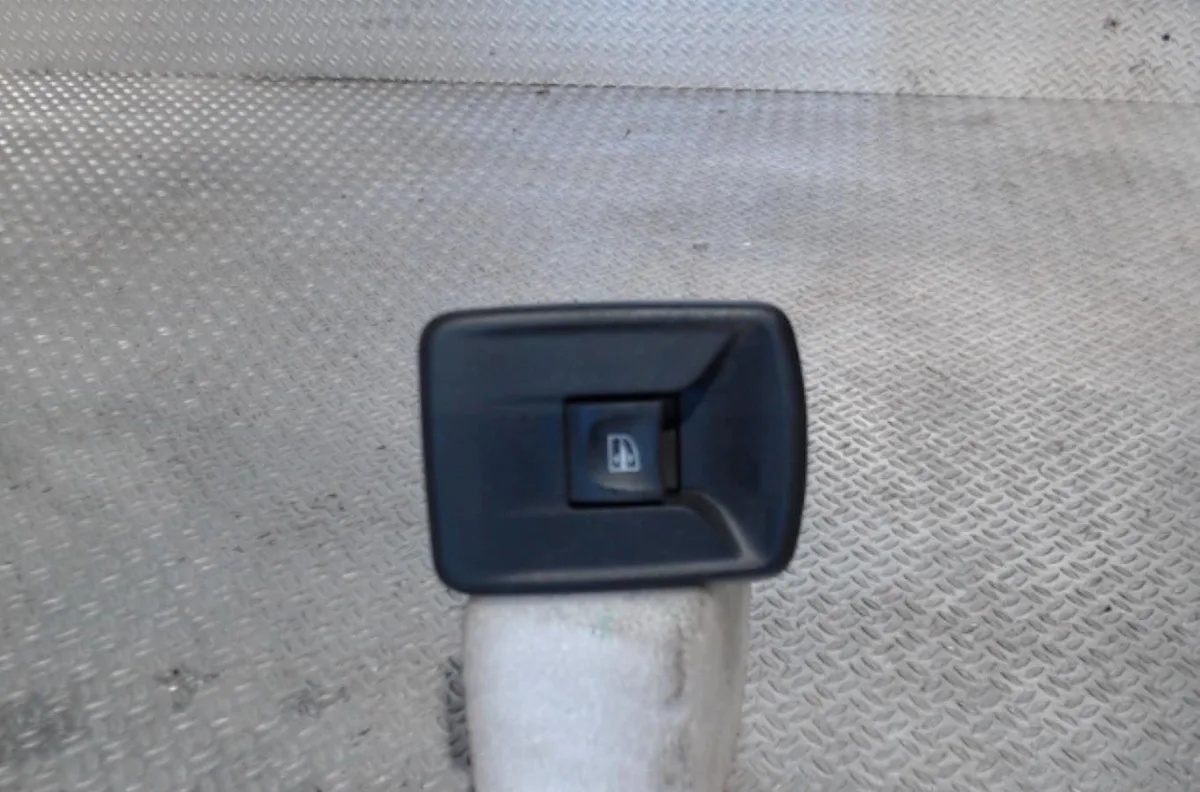 Commande lève-glace porte avant droite DACIA LODGY PHASE 2 occasion