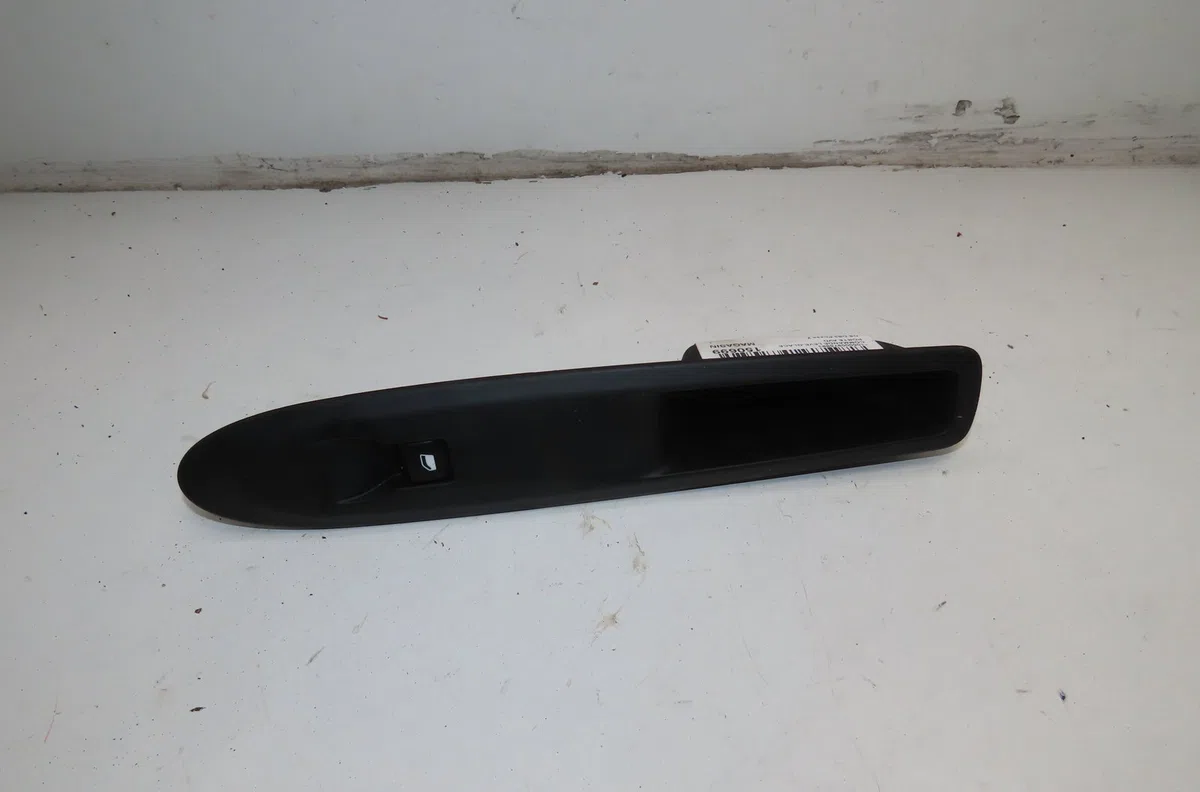 Commande lève-glace porte avant droite Ds DS 3 (SA_) 1.2 thp 110 - puretech 110 (sahnps) (2015-2019) occasion