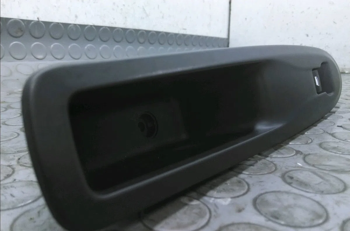 Commande lève-glace porte avant droite Ds DS 3 (SA_) 1.2 thp 130 (2015-2019) occasion