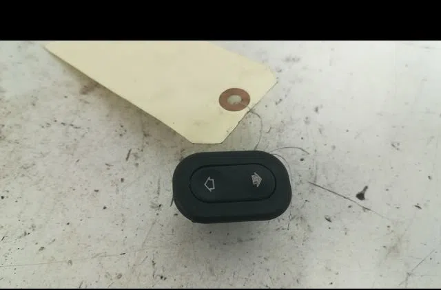 Commande lève-glace porte avant droite Fiat PUNTO (176_) 1.7 td (176at) (1996-1999) occasion