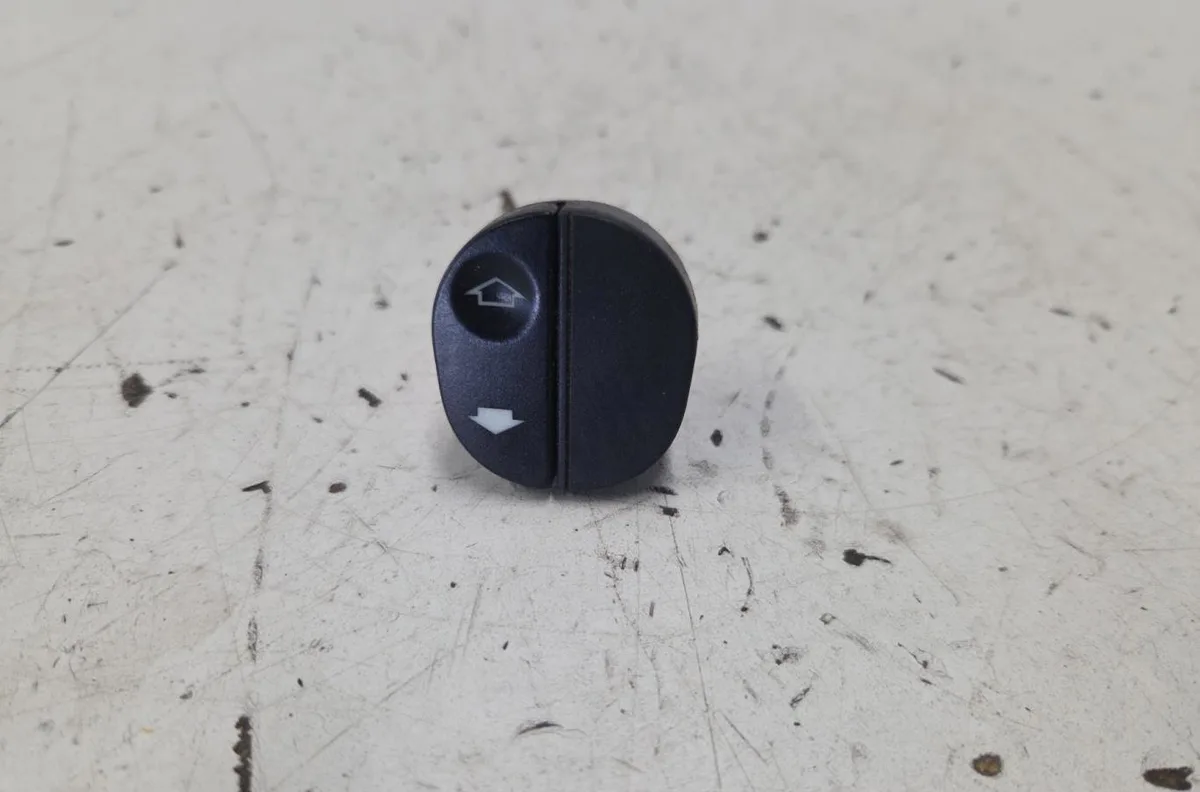 Commande lève-glace porte avant droite FORD FIESTA 5 PHASE 2 occasion