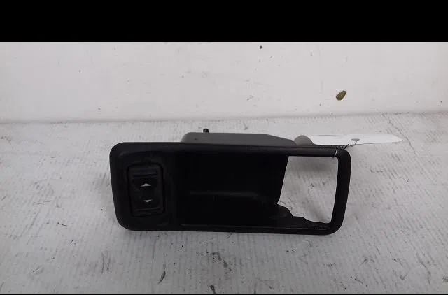 Commande lève-glace porte avant droite Ford FOCUS C-MAX (DM2) 2.0 tdci (2003-2007) occasion