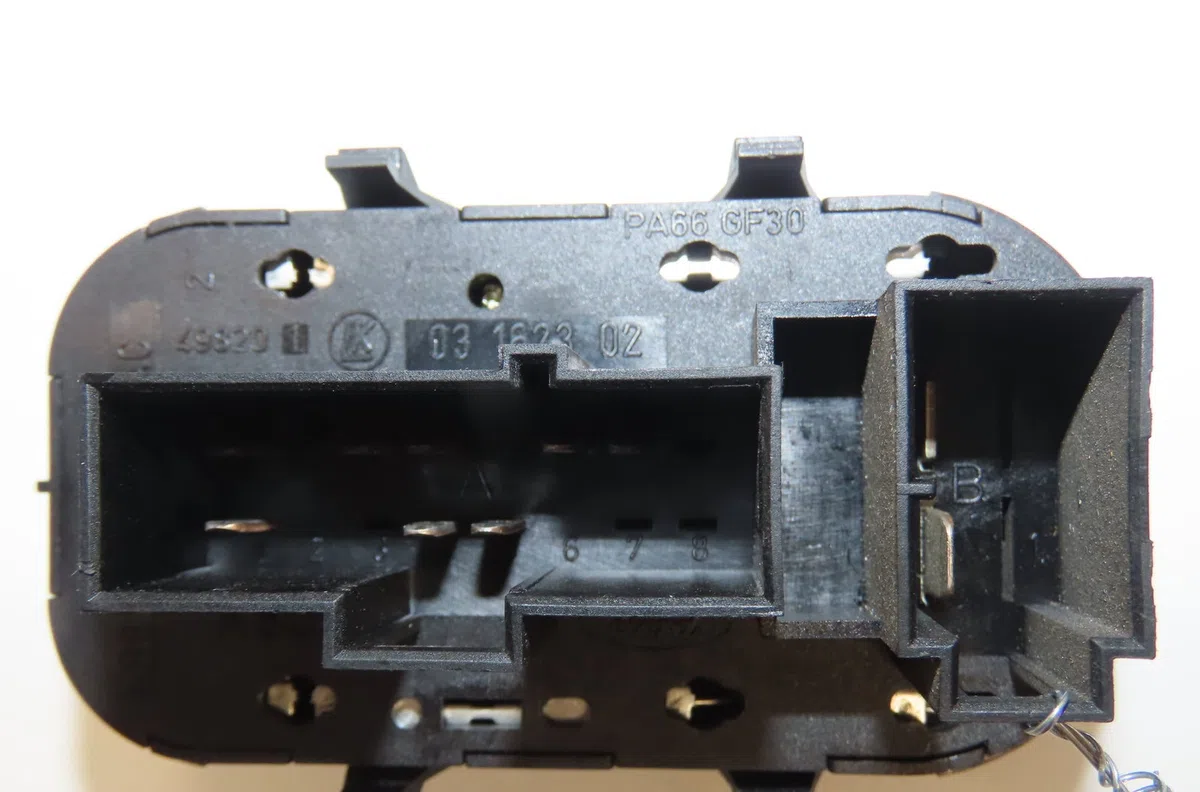 Commande lève-glace porte avant droite Ford FOCUS I (DAW, DBW) 1.4 16v (1998-2004) occasion
