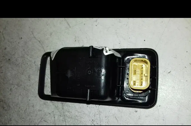 Commande lève-glace porte avant droite Ford FOCUS II (DA_, HCP, DP) 1.6 tdci (2004-2012) occasion