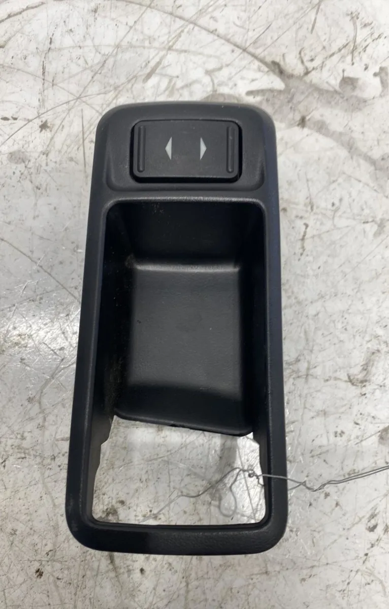 Commande lève-glace porte avant droite Ford FOCUS II Turnier (DA_, FFS, DS) 1.6 tdci (2004-2012) occasion