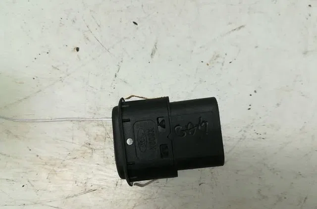 Commande lève-glace porte avant droite Ford MONDEO II (BAP) 1.8 td (1996-2000) 5 portes occasion