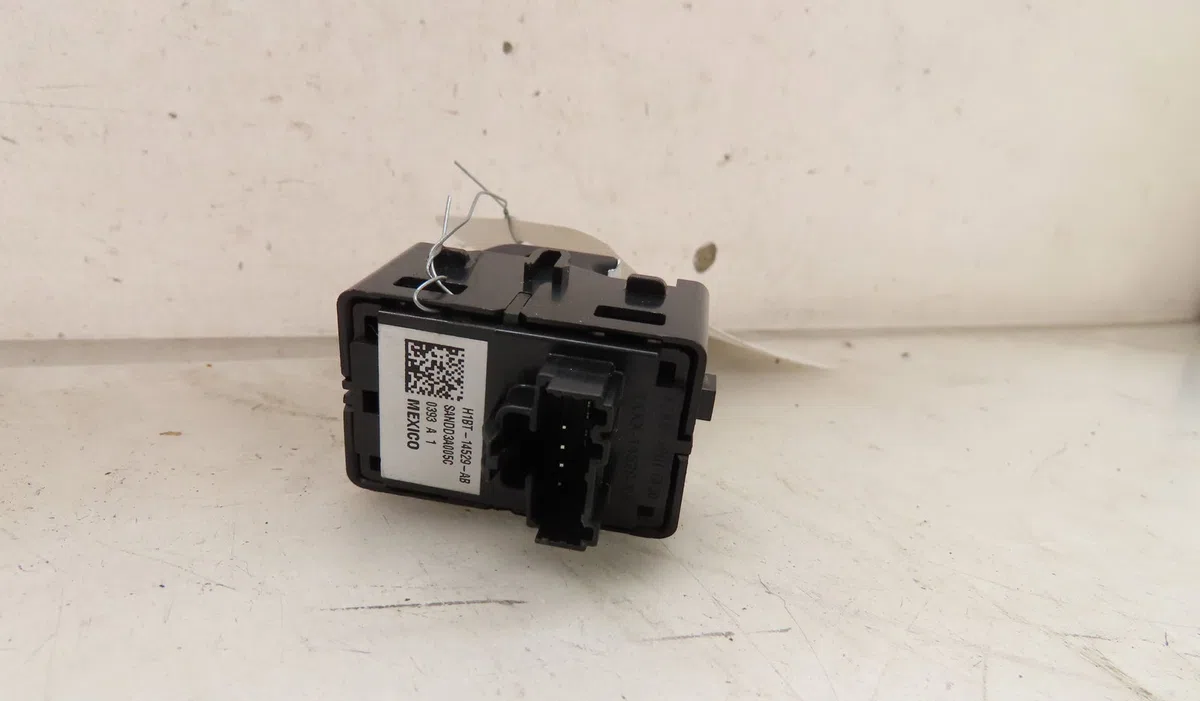 Commande lève-glace porte avant droite FORD PUMA 2023 occasion