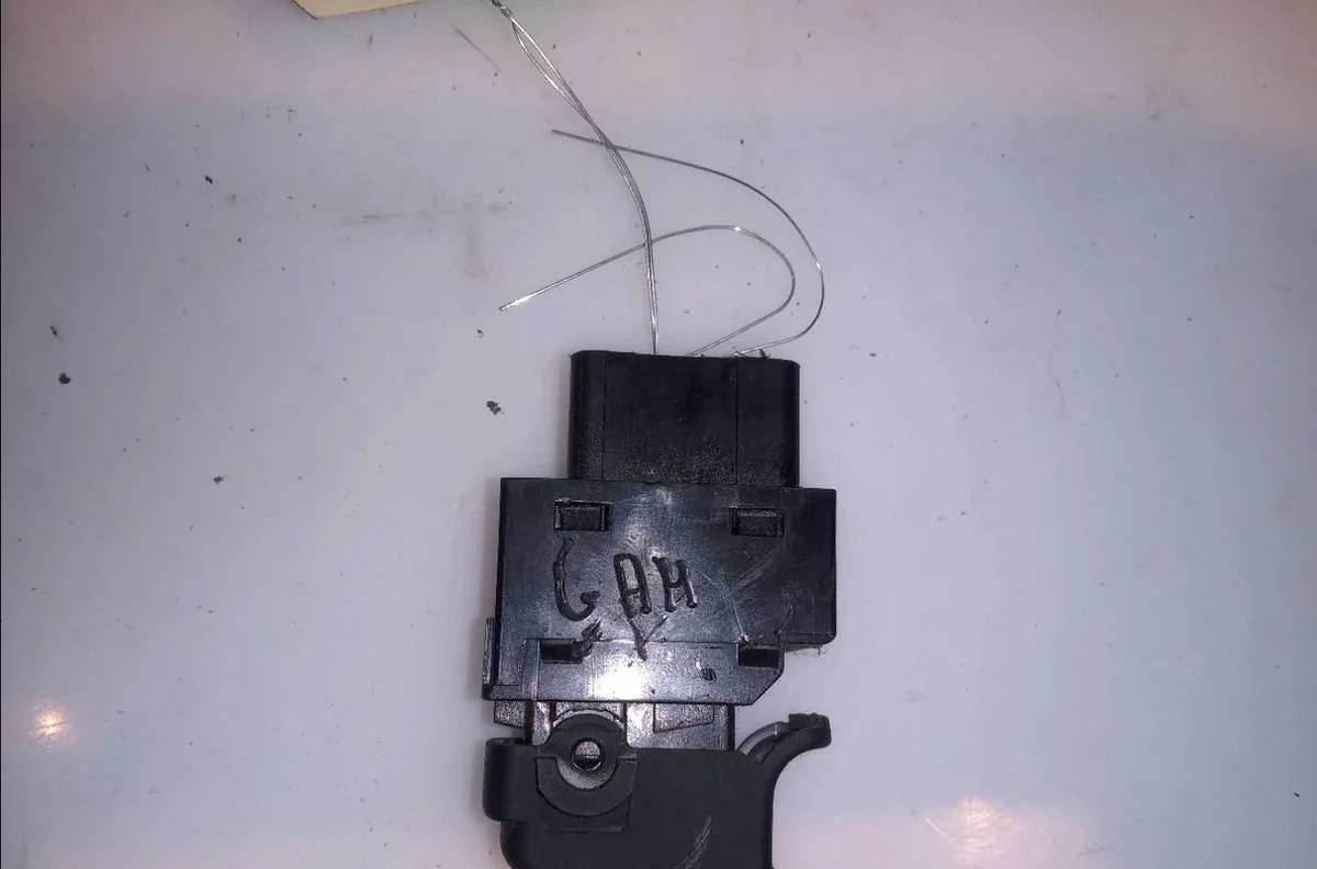Commande lève-glace porte avant droite Hyundai GETZ (TB) 1.5 crdi (2003-2005) 5 portes occasion