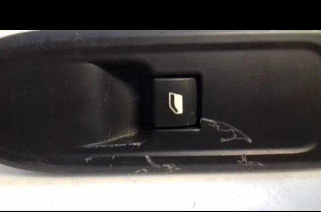 Commande lève-glace porte avant droite Hyundai SONATA V (NF) 2.0 crdi (2006-2010) occasion