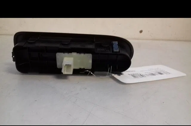 Commande lève-glace porte avant droite Hyundai SONATA V (NF) 2.0 crdi (2006-2010) occasion