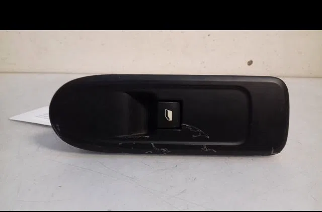 Commande lève-glace porte avant droite Hyundai SONATA V (NF) 2.0 crdi (2006-2010) occasion