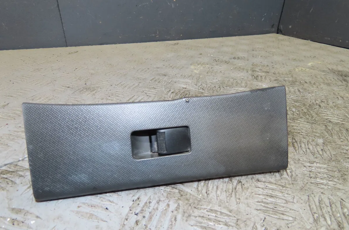 Commande lève-glace porte avant droite Isuzu D-MAX II (TFR, TFS) 2.5 crdi 4x4 (tfs86j) (2012) occasion