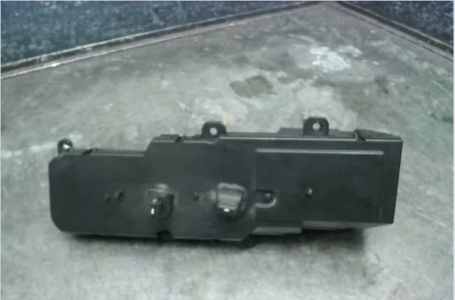 Commande lève-glace porte avant droite JEEP CHEROKEE 1997 occasion
