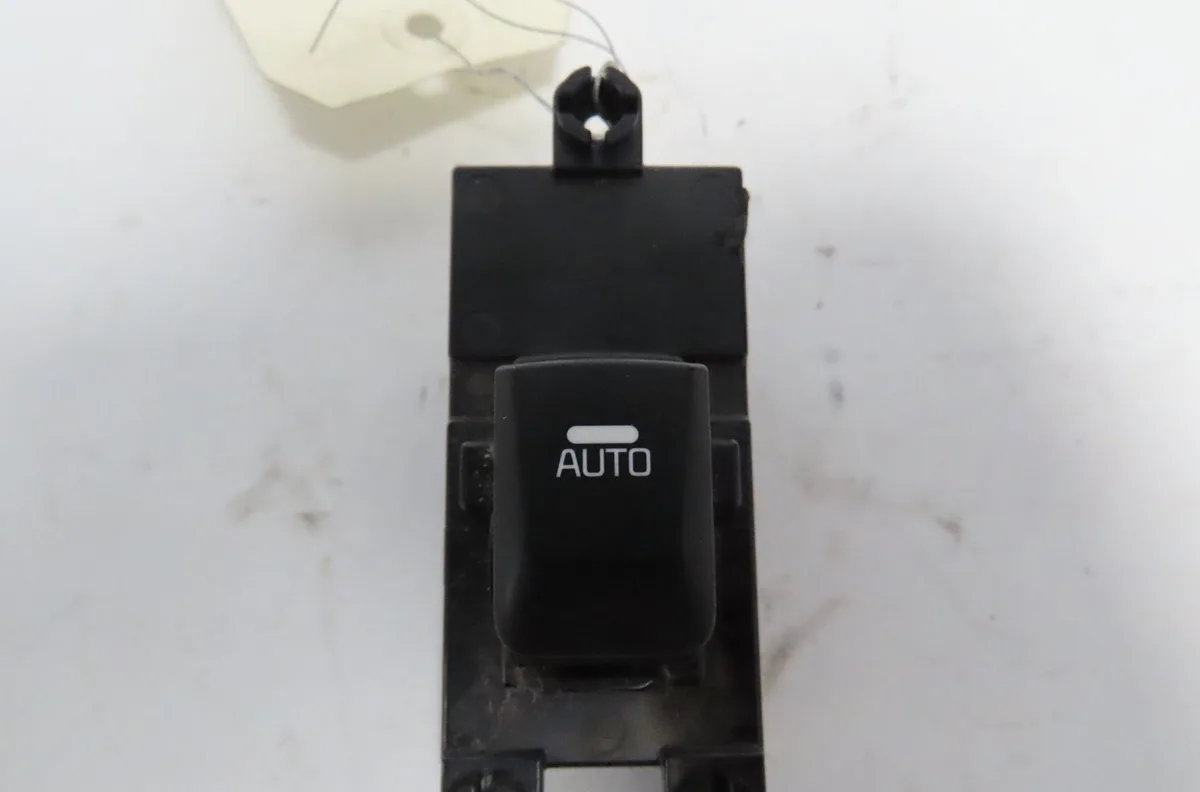 Commande lève-glace porte avant droite Kia PRO CEE'D (JD) 1.6 gdi (2013-2018) occasion