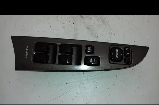 Commande lève-glace porte avant droite Lexus IS II (_E2_) 220d (ale20) (2005-2012) occasion