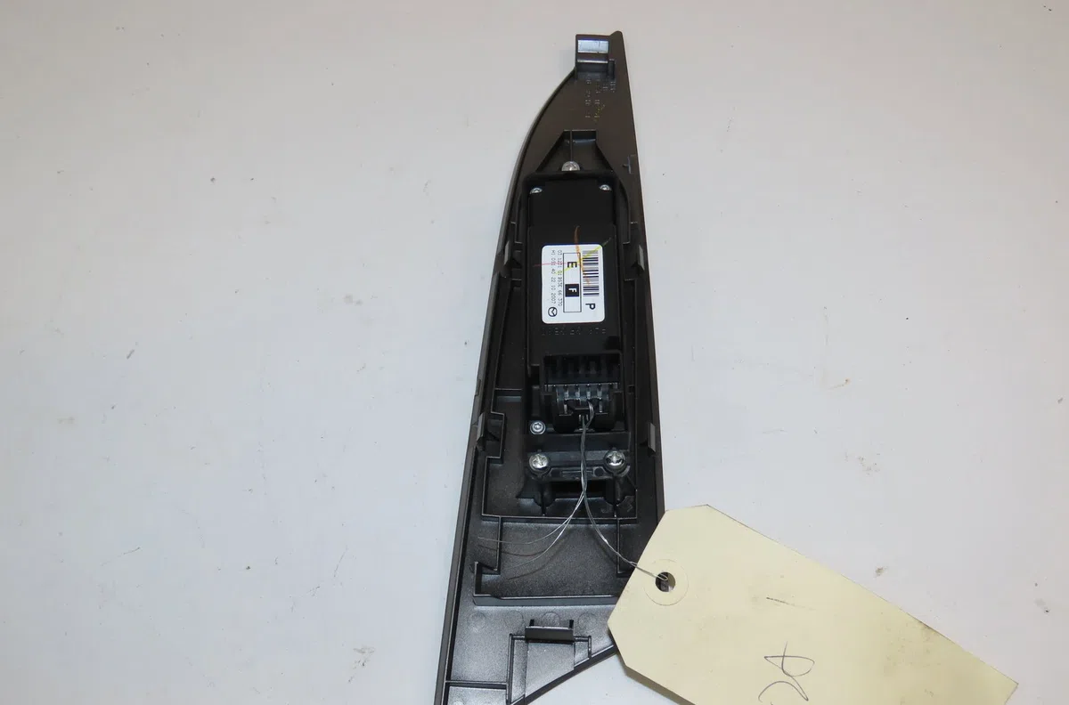 Commande lève-glace porte avant droite Mazda 3 (BK) 2.0 (bkep) (2003-2009) occasion