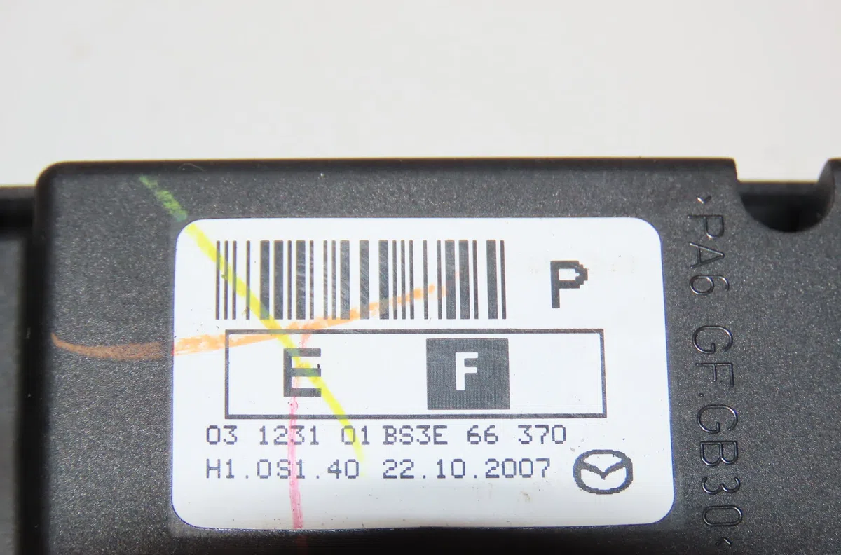 Commande lève-glace porte avant droite Mazda 3 (BK) 2.0 (bkep) (2003-2009) occasion