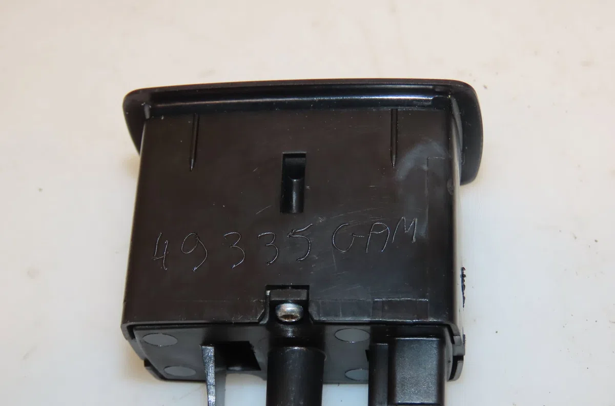Commande lève-glace porte avant droite Mercedes-benz CLASSE A (W169) A 180 cdi (169.007, 169.307) (2004-2012) 5 portes o