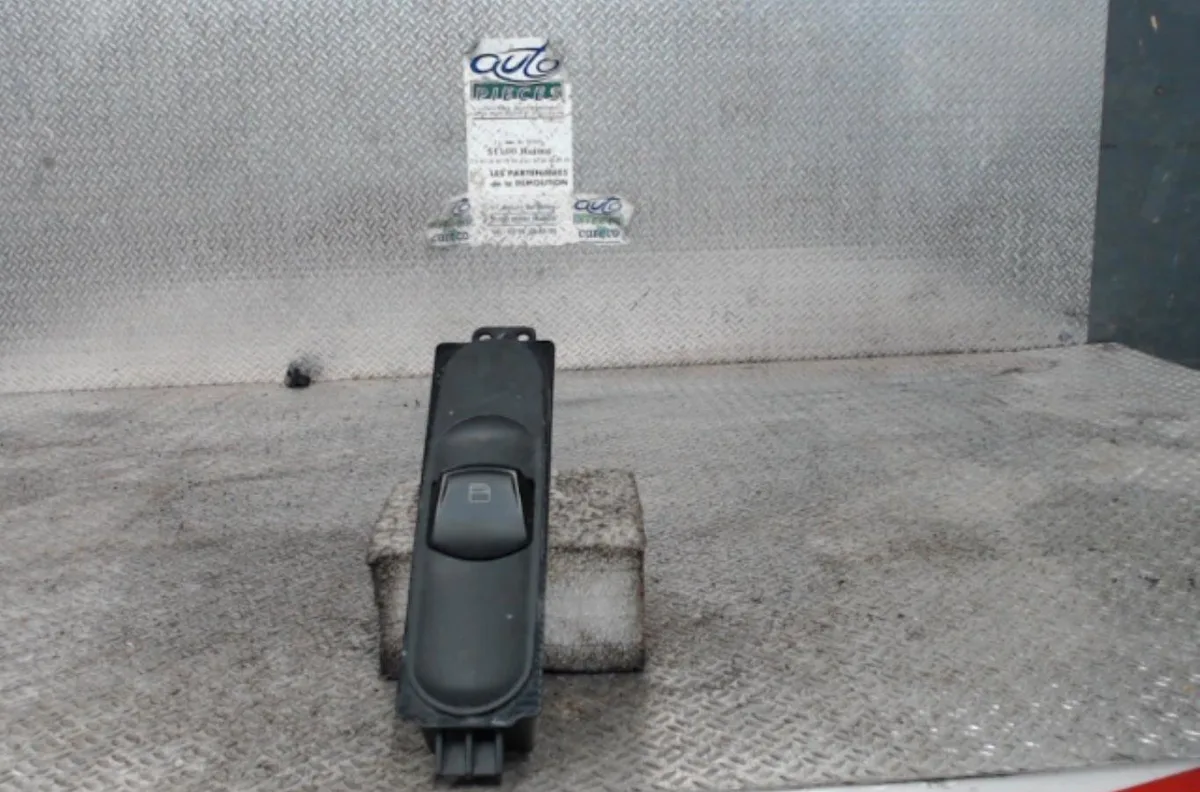 Commande lève-glace porte avant droite MERCEDES SPRINTER 2 PHASE 1 occasion