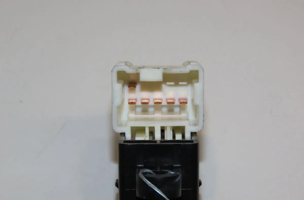 Commande lève-glace porte avant droite Nissan ALMERA II Hatchback (N16) 1.8 (2000-2002) occasion