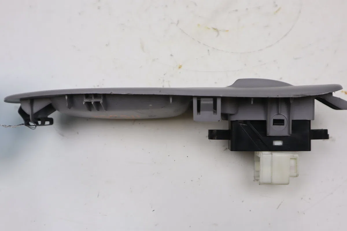 Commande lève-glace porte avant droite Nissan ALMERA TINO (V10) 1.8 (2000-2006) occasion