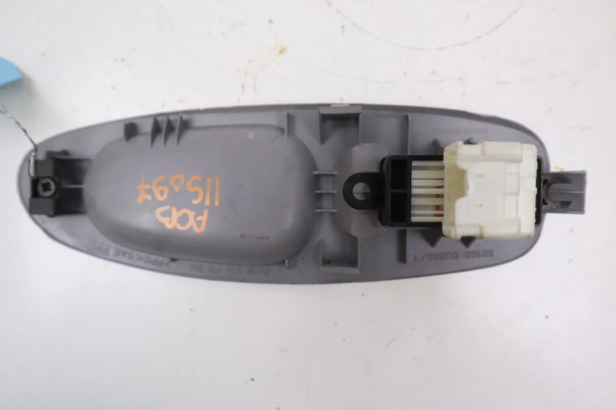 Commande lève-glace porte avant droite Nissan ALMERA TINO (V10) 1.8 (2000-2006) occasion