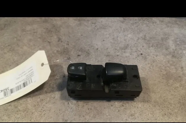 Commande lève-glace porte avant droite Nissan JUKE (F15) 1.2 dig-t (2014) occasion