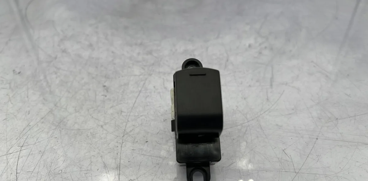 Commande lève-glace porte avant droite NISSAN MICRA 4 PHASE 1 occasion