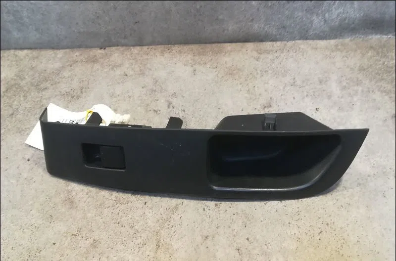 Commande lève-glace porte avant droite Nissan MICRA III (K12) 1.5 dci (2003-2010) occasion