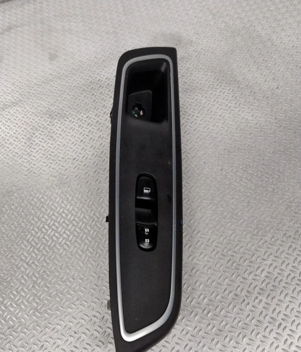 Commande lève-glace porte avant droite Nissan MICRA V (K14) 1.0 ig-t (2021) occasion