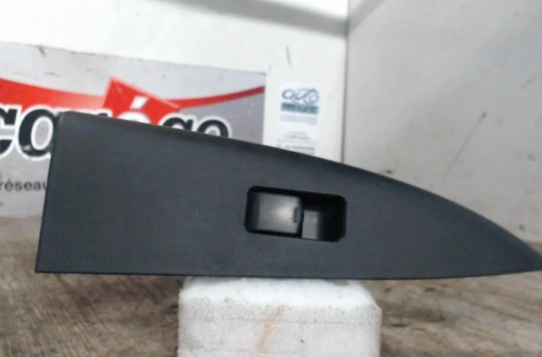 Commande lève-glace porte avant droite NISSAN NOTE 1 NOTE 1 PHASE 1 occasion