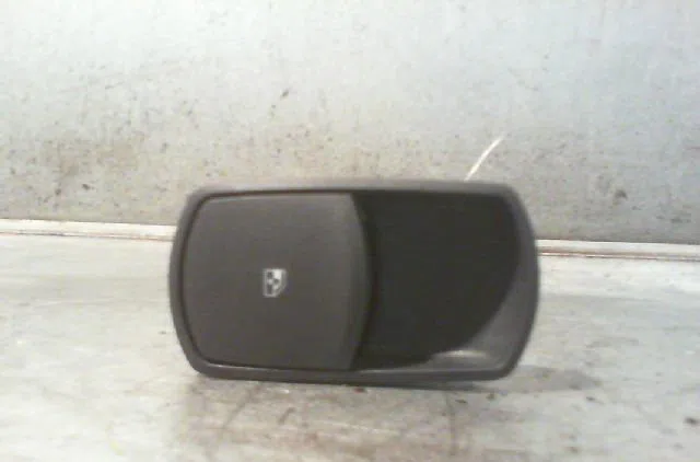 Commande lève-glace porte avant droite OPEL CORSA 2011 occasion