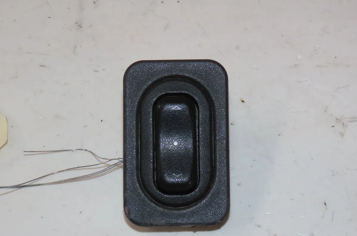 Commande lève-glace porte avant droite Opel CORSA C (X01) 1.3 cdti (f08, f68) (2003-2009) occasion