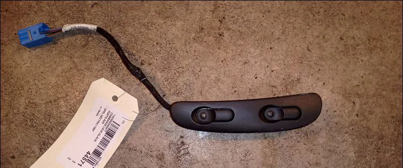 Commande lève-glace porte avant droite Opel VECTRA B 3-5 portes (J96) 2.0 i 16v (f68) (1995-2000) occasion