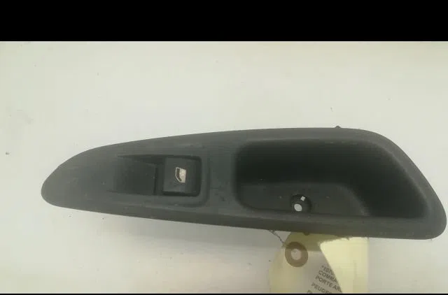 Commande lève-glace porte avant droite Peugeot 206 SW (2E-K) 1.6 16v (2002) occasion