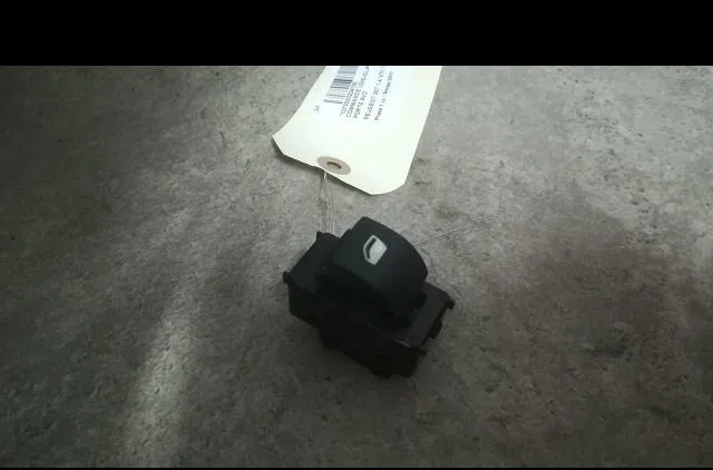 Commande lève-glace porte avant droite Peugeot 207-207 (WA_, WC_) 1.4 16v (2006-2013) 3 portes occasion